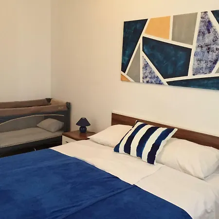 Lejlighed Spacious Sea View With Garden In